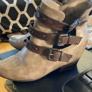 Women wedge bootie
